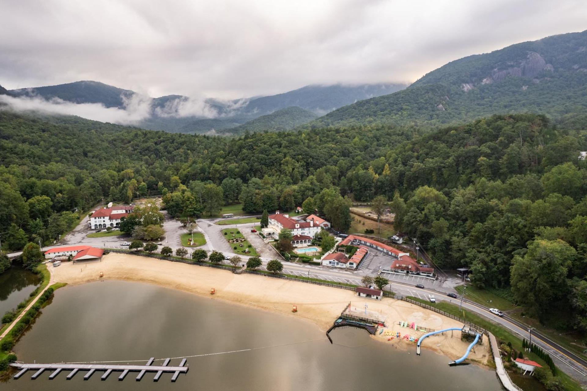 Lake Lure Inn And Spa Exterior photo