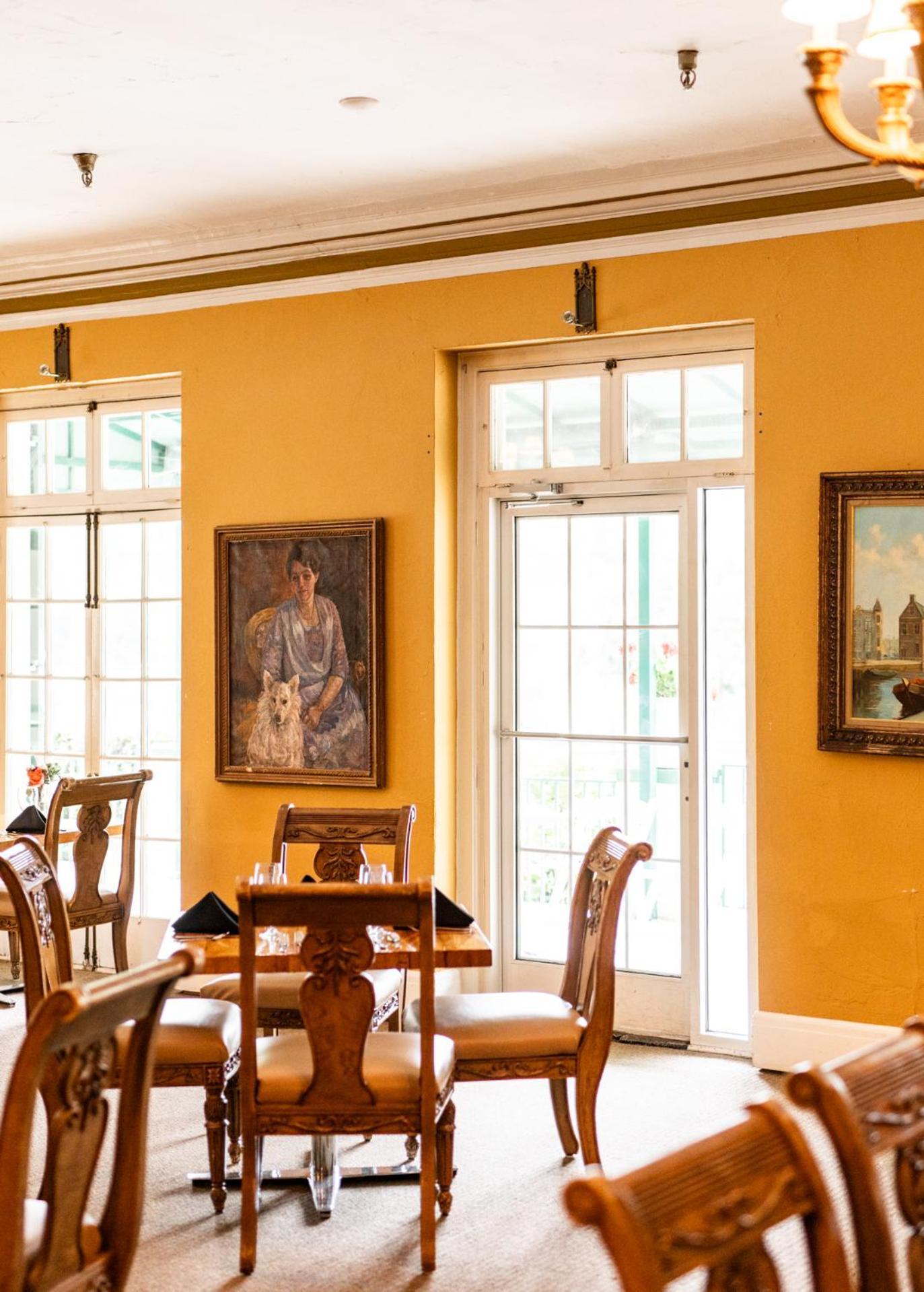 Lake Lure Inn And Spa Exterior photo